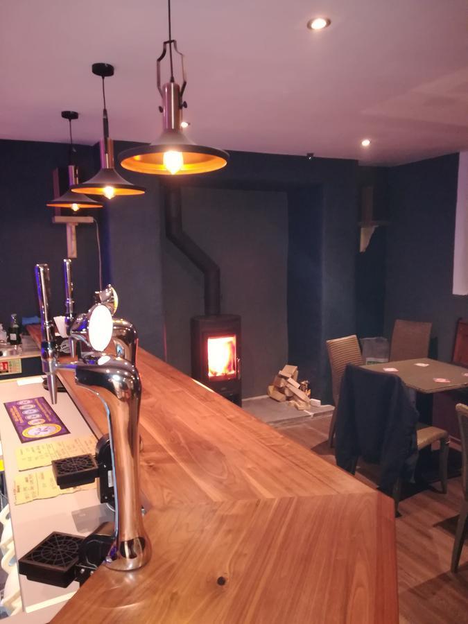 Ty Glyndwr Bunkhouse, Bar And Cafe Hostel Карнарфон Екстериор снимка