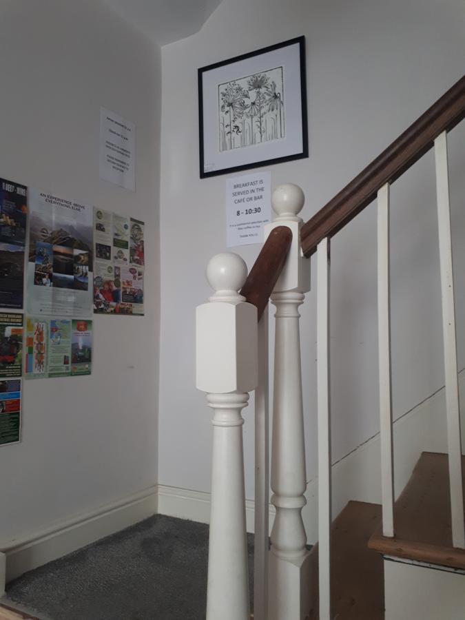 Ty Glyndwr Bunkhouse, Bar And Cafe Hostel Карнарфон Екстериор снимка