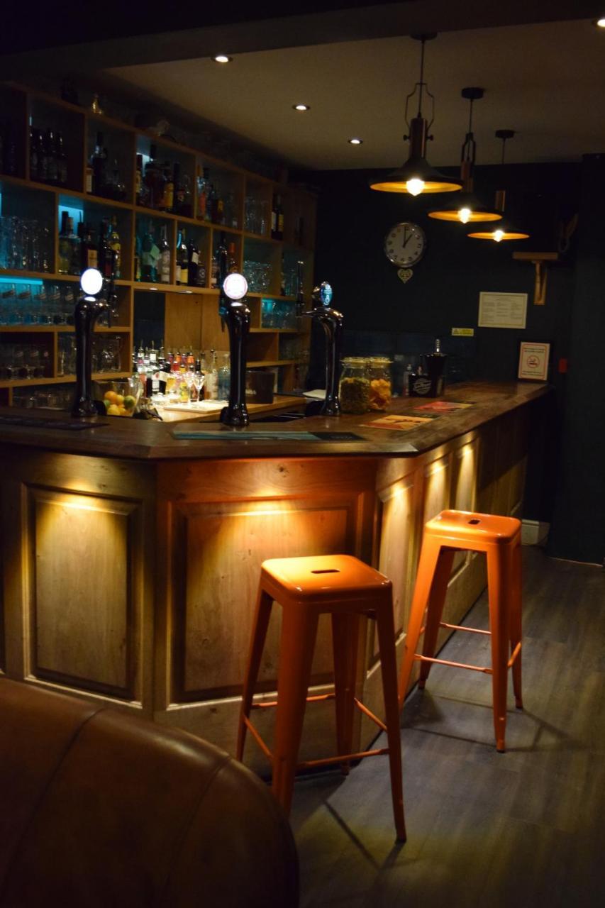 Ty Glyndwr Bunkhouse, Bar And Cafe Hostel Карнарфон Екстериор снимка
